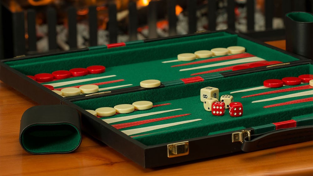 A Beginner's Guide To Backgammon: The Easy Way To Learn The Game ...